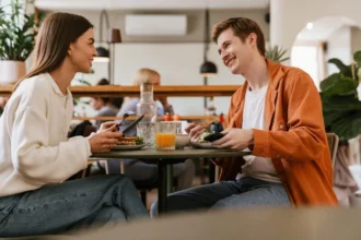 Dating Someone With Bipolar Disorder: Building A Healthy And Supportive Relationship